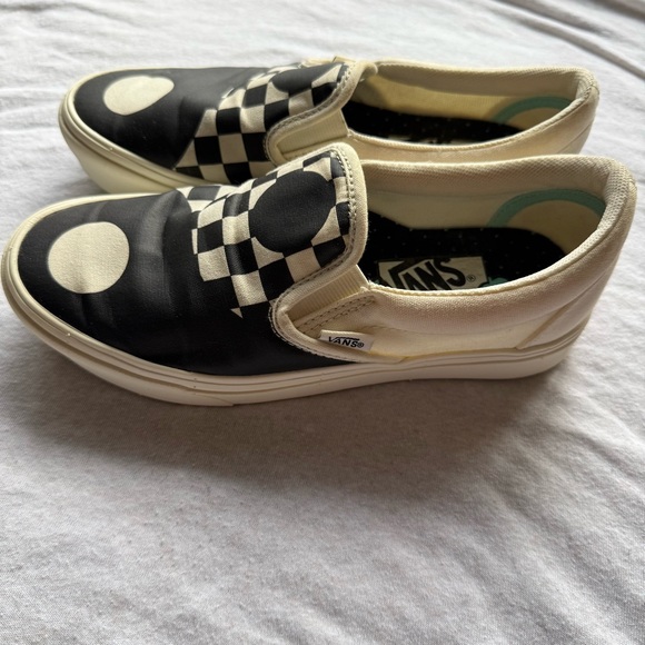 Vans Black & White Yin/Yang Checkered Classic Slip On. - Picture 3 of 6